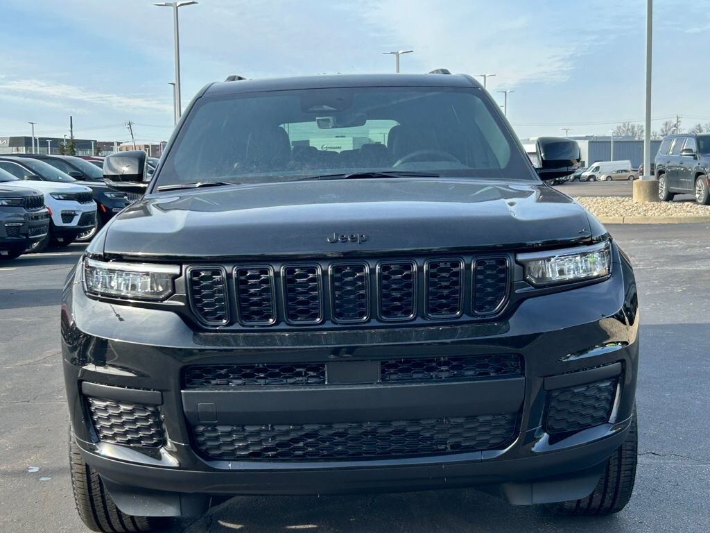 New 2025 Jeep Grand Cherokee L L Altitude X Sport Utility