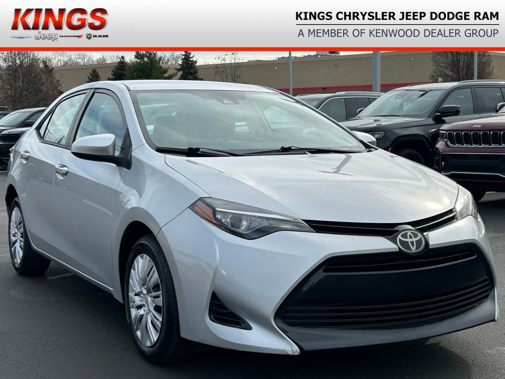 2017 Toyota Corolla LE's photo