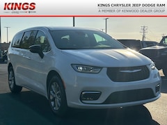 2026 Chrysler Pacifica Select Passenger Van