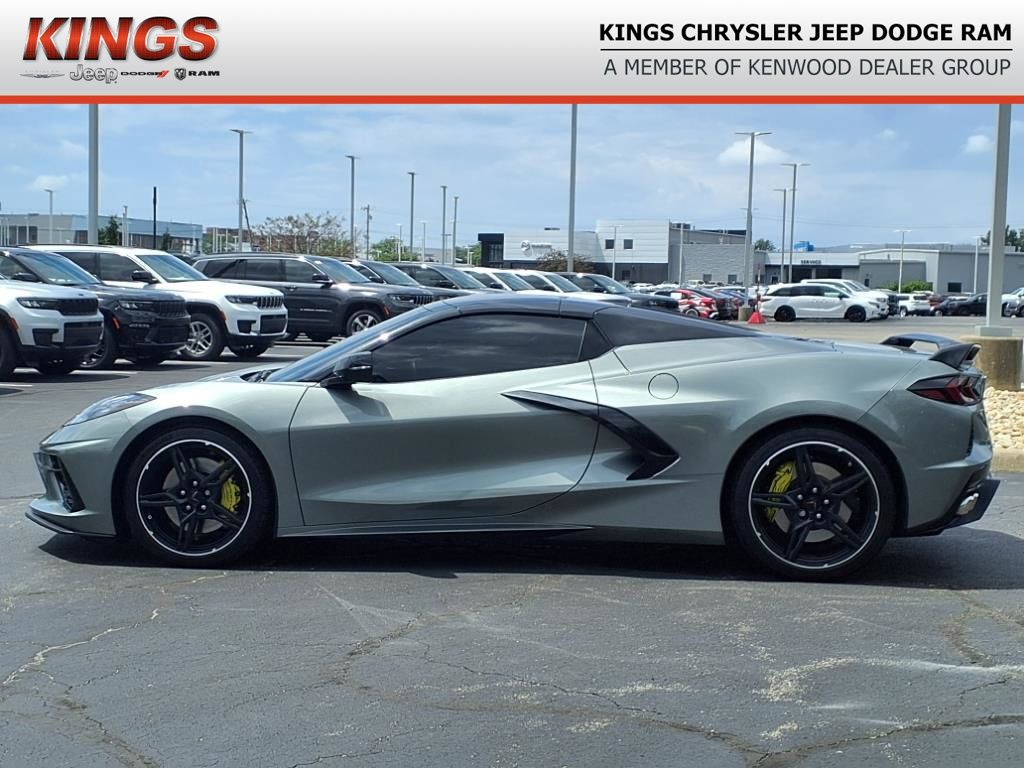 2023 Chevrolet Corvette Stingray 2LT Convertible photo 3