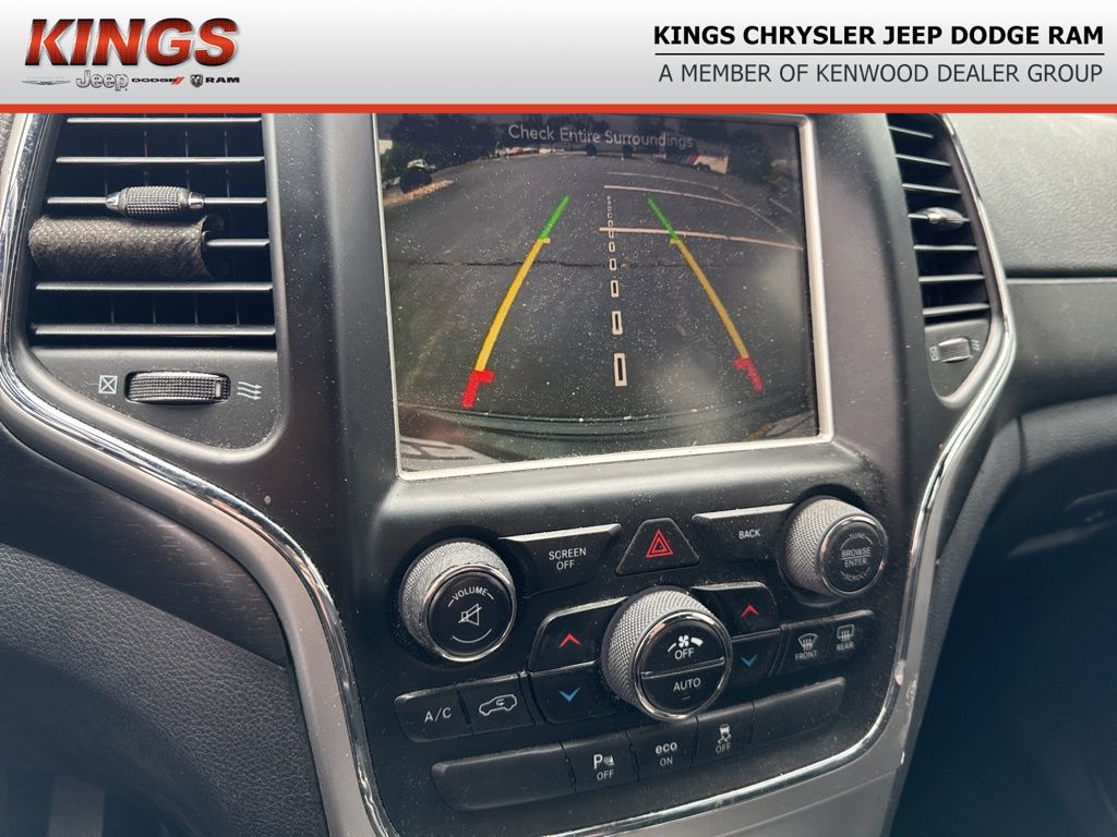 2015 Jeep Grand Cherokee Laredo photo 2
