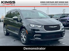 2026 Chrysler Pacifica Pinnacle Passenger Van