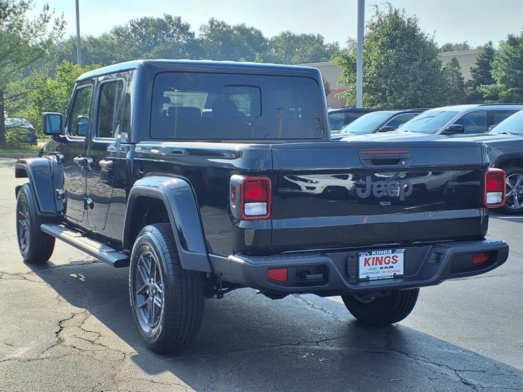 New 2025 Jeep Gladiator Sport S Pickup