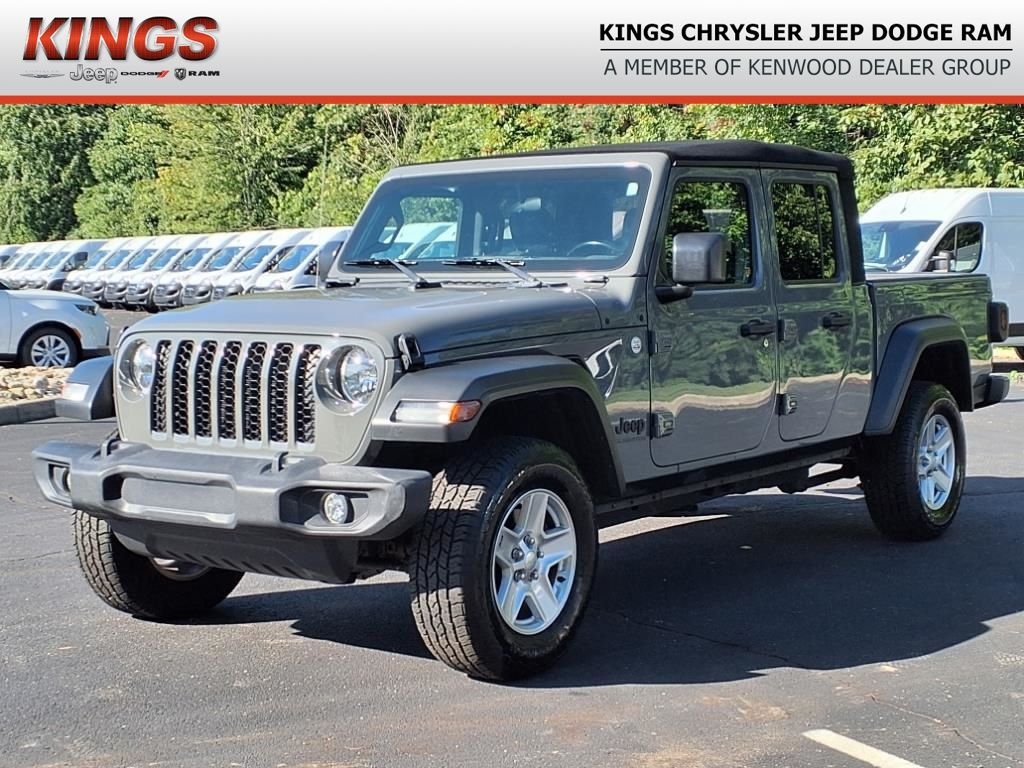 2020 Jeep Gladiator Sport photo 2