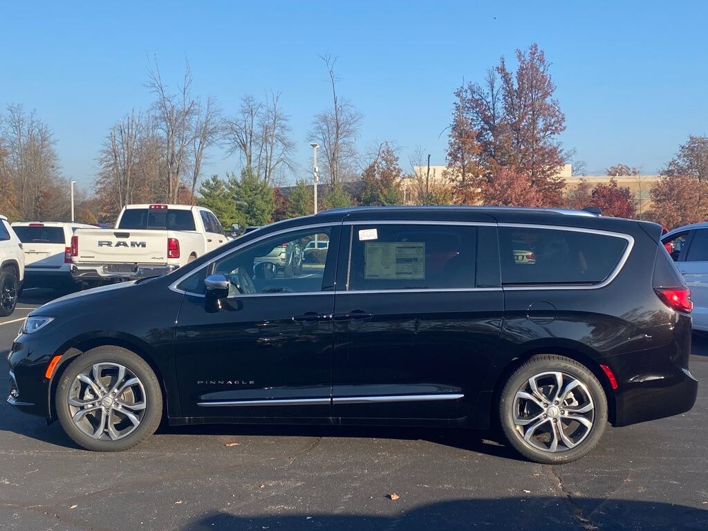 New 2026 Chrysler Pacifica Pinnacle Passenger Van