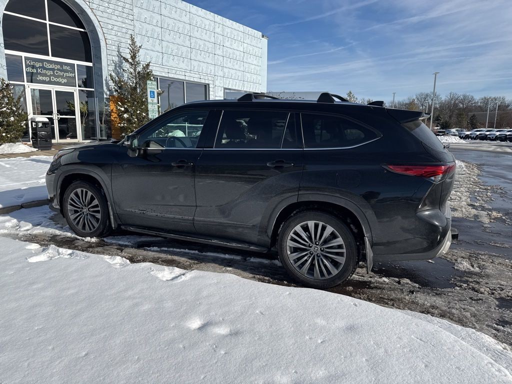 Used 2021 Toyota Highlander Platinum SUV