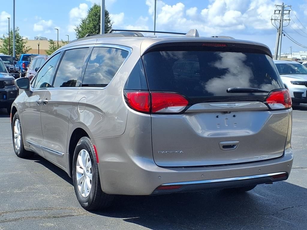 Used 2017 Chrysler Pacifica Touring-L Van
