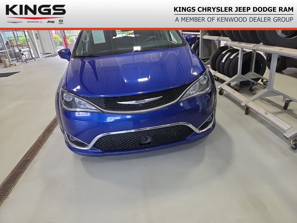 2019 Chrysler Pacifica Touring Plus's photo