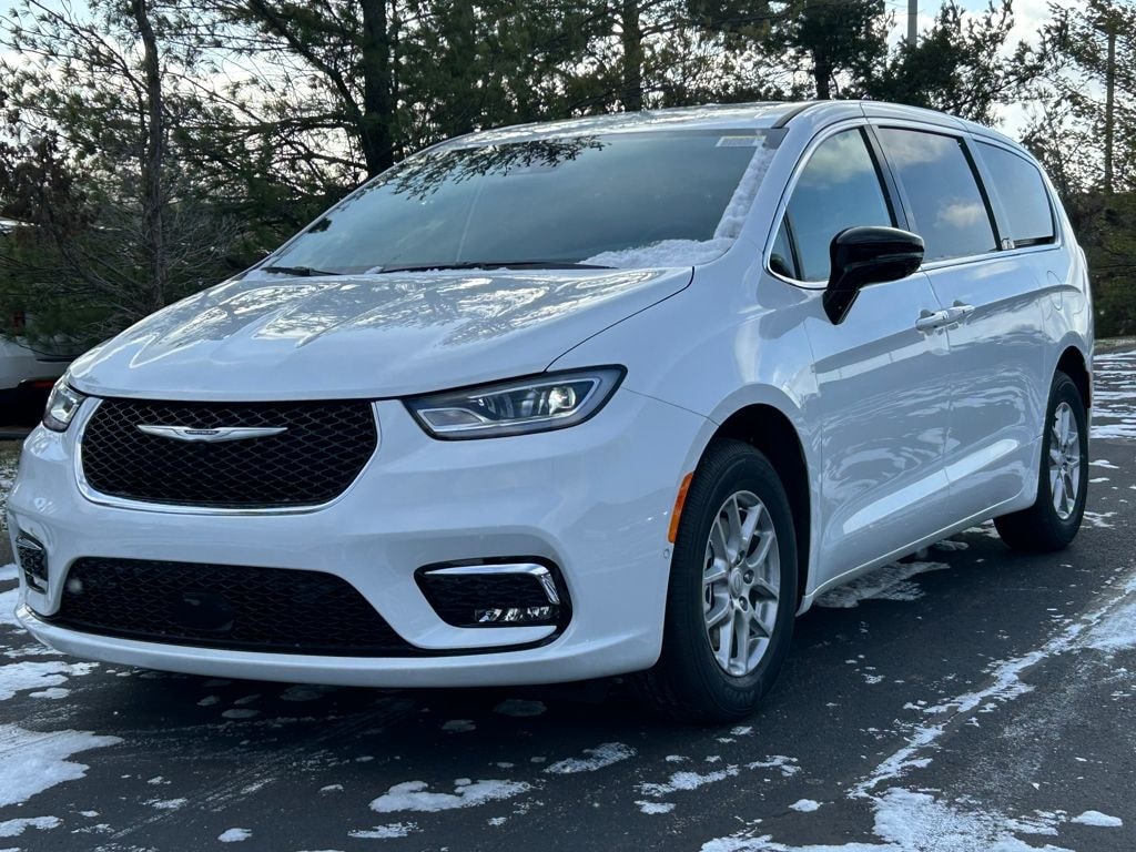 New 2026 Chrysler Pacifica Select Passenger Van