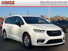 2026 Chrysler Pacifica Select Passenger Van