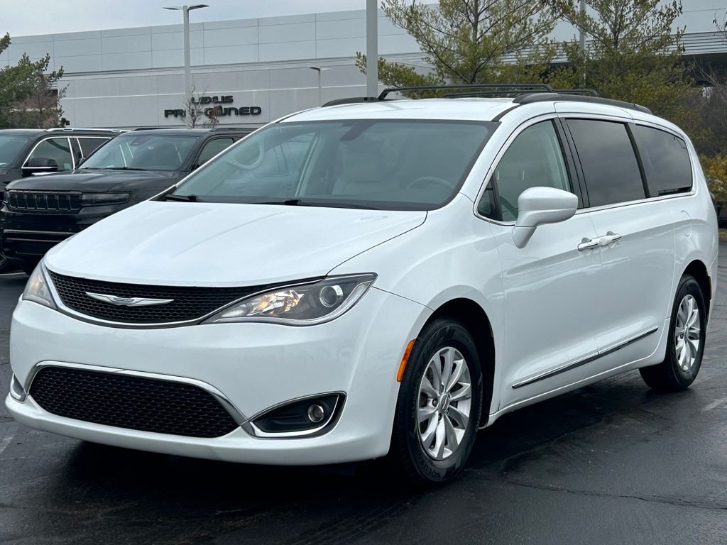 Certified 2017 Chrysler Pacifica Touring-L Van
