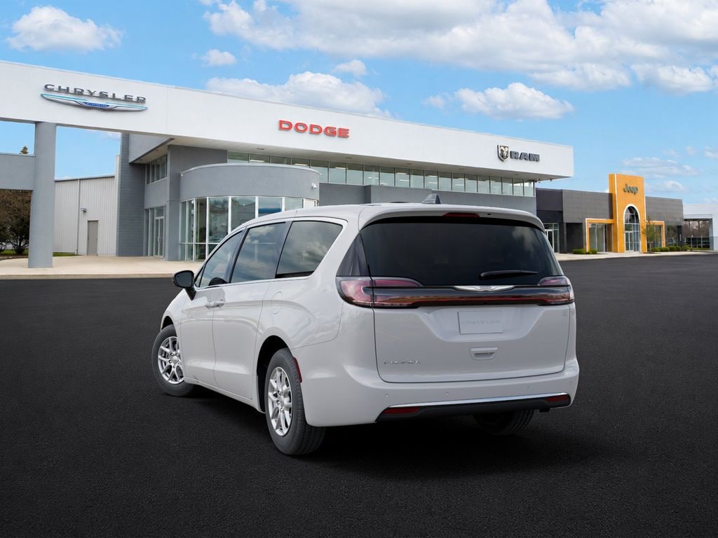 New 2026 Chrysler Pacifica Select Passenger Van