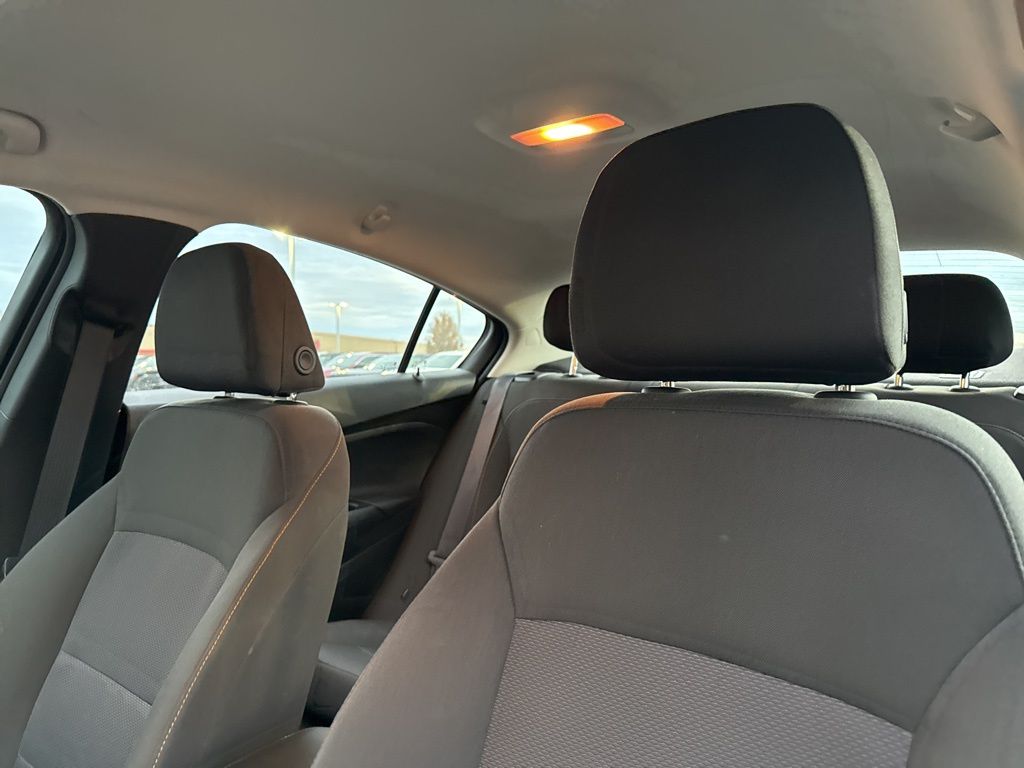 2018 Chevrolet Cruze LS photo 4
