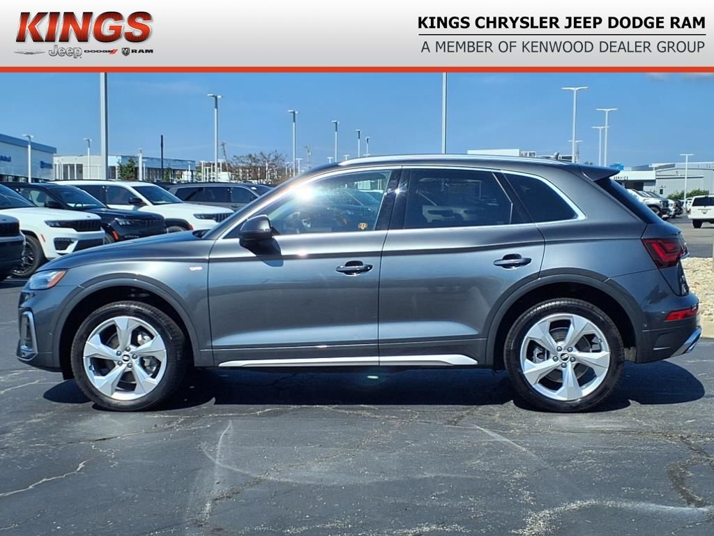 2022 Audi Q5 45 S line Prestige photo 3