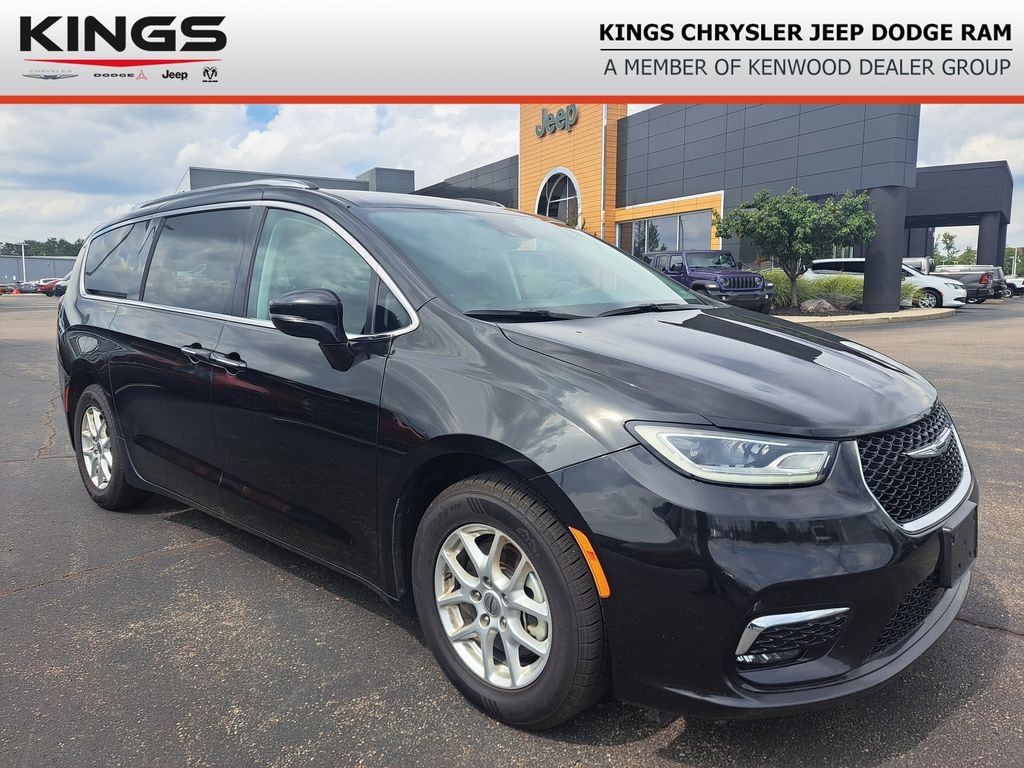 Used 2021 Chrysler Pacifica Touring L Van Passenger Van