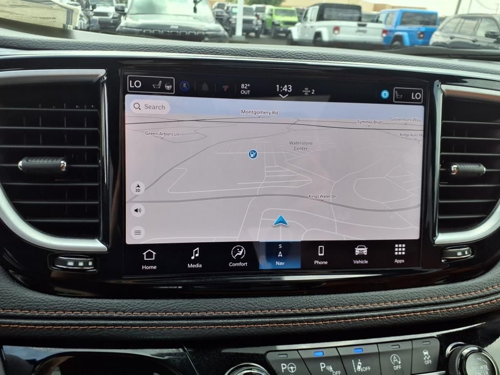 2025 Chrysler Pacifica Pinnacle - Photo 16