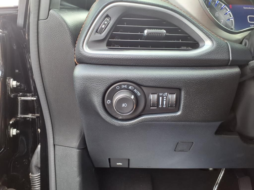 2025 Chrysler Pacifica Pinnacle - Photo 21