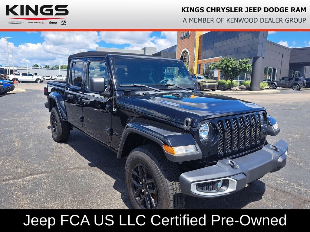 Used 2023 Jeep Gladiator Sport Truck Crew Cab
