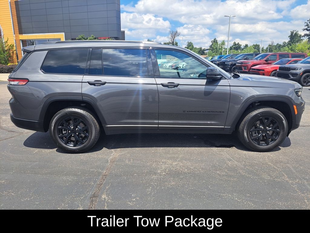 Certified 2025 Jeep Grand Cherokee L Laredo SUV