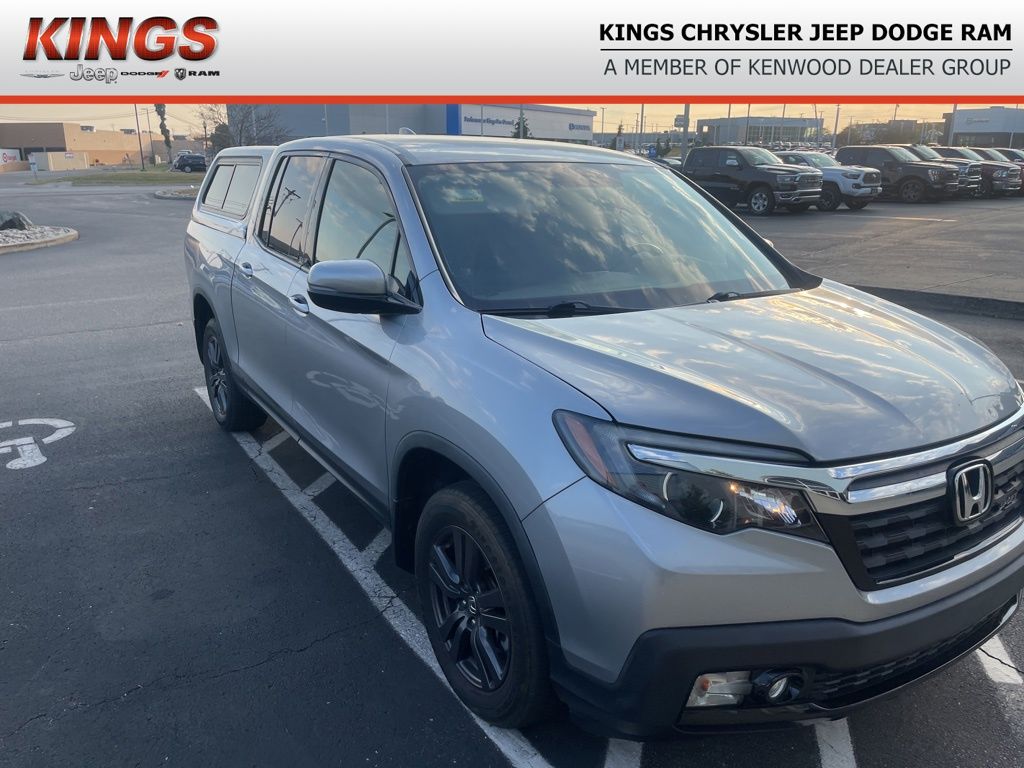 2019 Honda Ridgeline Sport photo 3