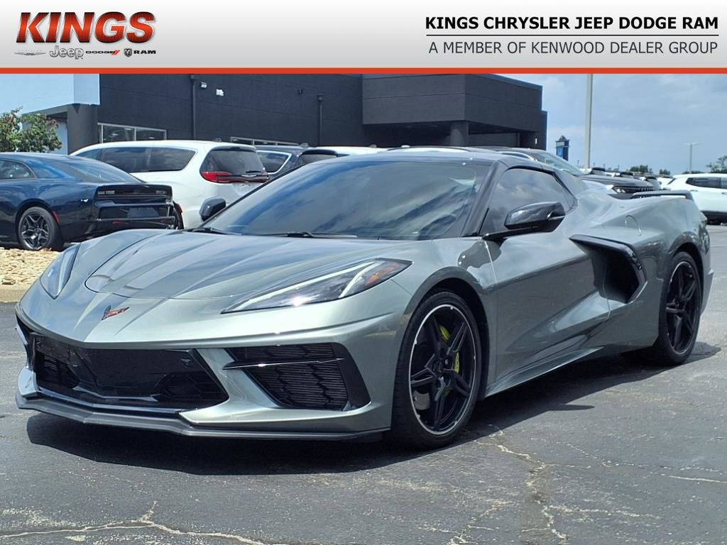 2023 Chevrolet Corvette Stingray 2LT Convertible photo 2
