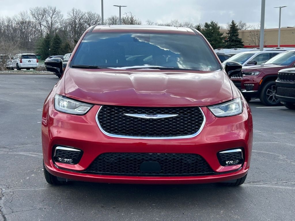 New 2026 Chrysler Pacifica Limited Passenger Van
