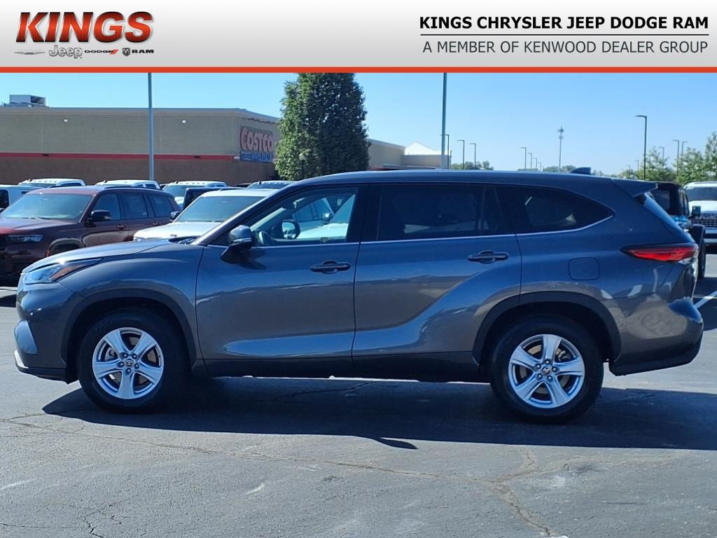2020 Toyota Highlander L photo 3