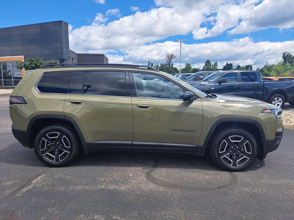 New 2026 Jeep Cherokee Laredo Sport Utility