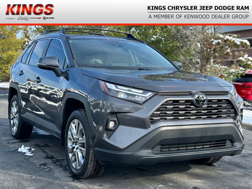 2022 Toyota RAV4 XLE Premium's photo