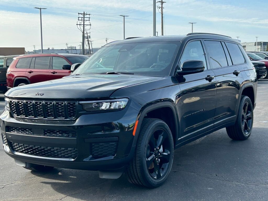 New 2025 Jeep Grand Cherokee L L Altitude X Sport Utility