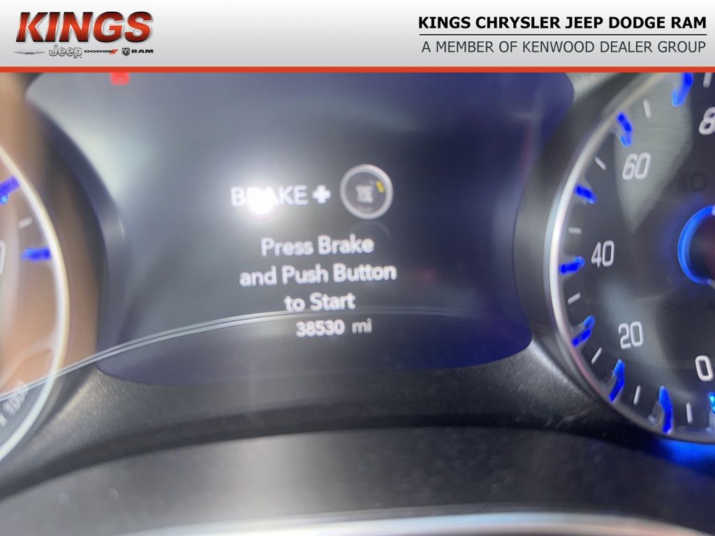 2017 Chrysler Pacifica Touring Plus photo 3