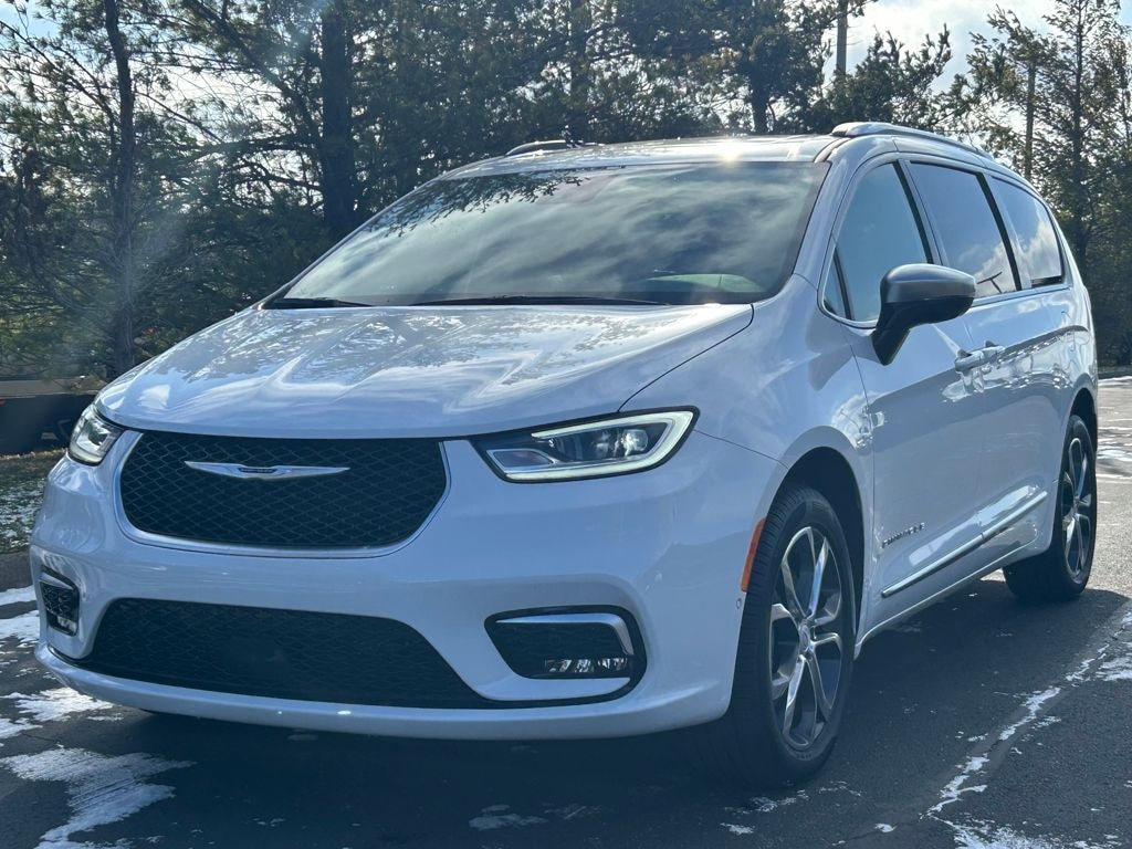 New 2025 Chrysler Pacifica Pinnacle Passenger Van
