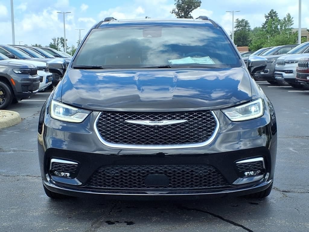 2025 Chrysler Pacifica Pinnacle - Photo 6