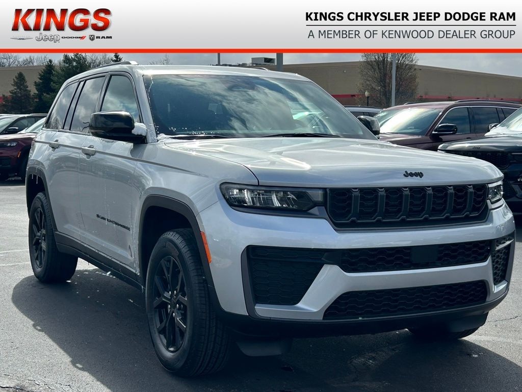 New 2026 Jeep Grand Cherokee Laredo Sport Utility