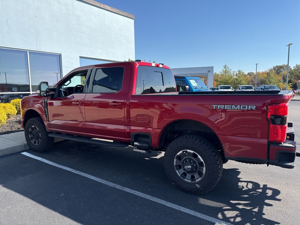 2024 Ford F-350 XLT photo 4