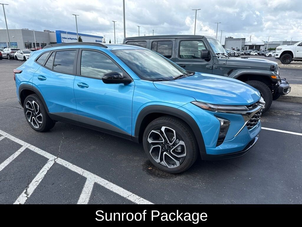Used 2025 Chevrolet Trax 2RS SUV