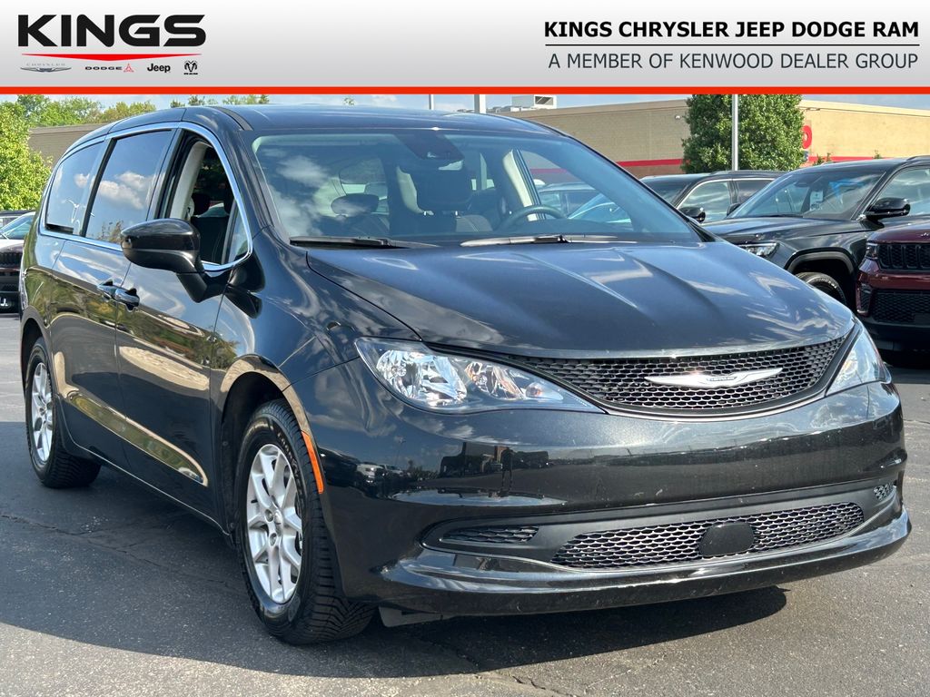 2023 Chrysler Voyager