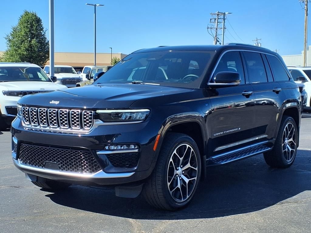 2022 Jeep Cherokee Summit 4xe photo 2