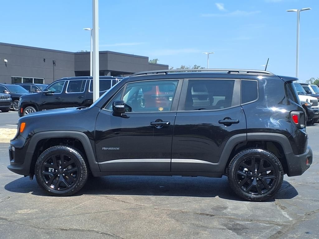 2023 Jeep Renegade Latitude photo 2