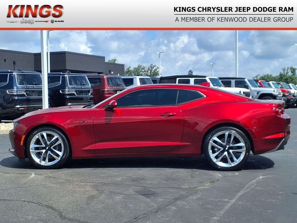 2022 Chevrolet Camaro LT1 photo 3