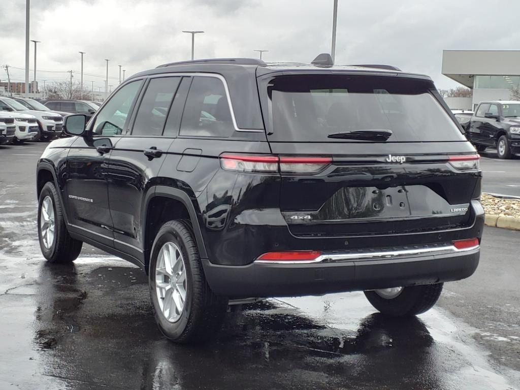 2025 Jeep Grand Cherokee Laredo X photo 4