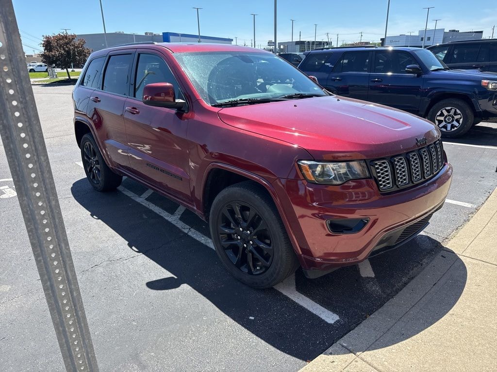 Used 2021 Jeep Grand Cherokee Laredo SUV