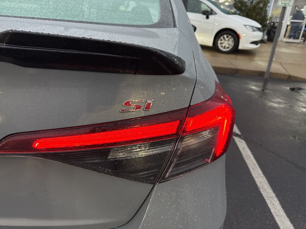 2025 Honda Civic Si photo 3