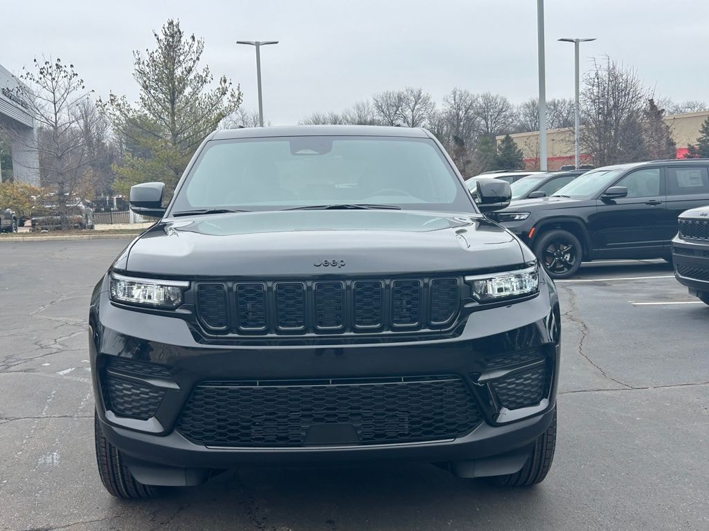 New 2025 Jeep Grand Cherokee Laredo Sport Utility