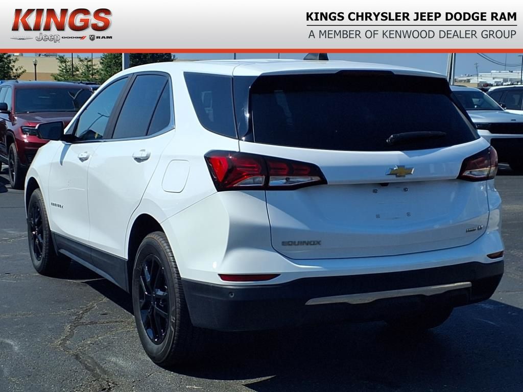 2022 Chevrolet Equinox LT photo 3