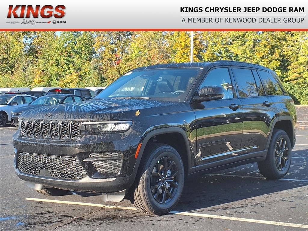 2025 Jeep Grand Cherokee Laredo photo 2