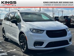2026 Chrysler Pacifica Select Passenger Van