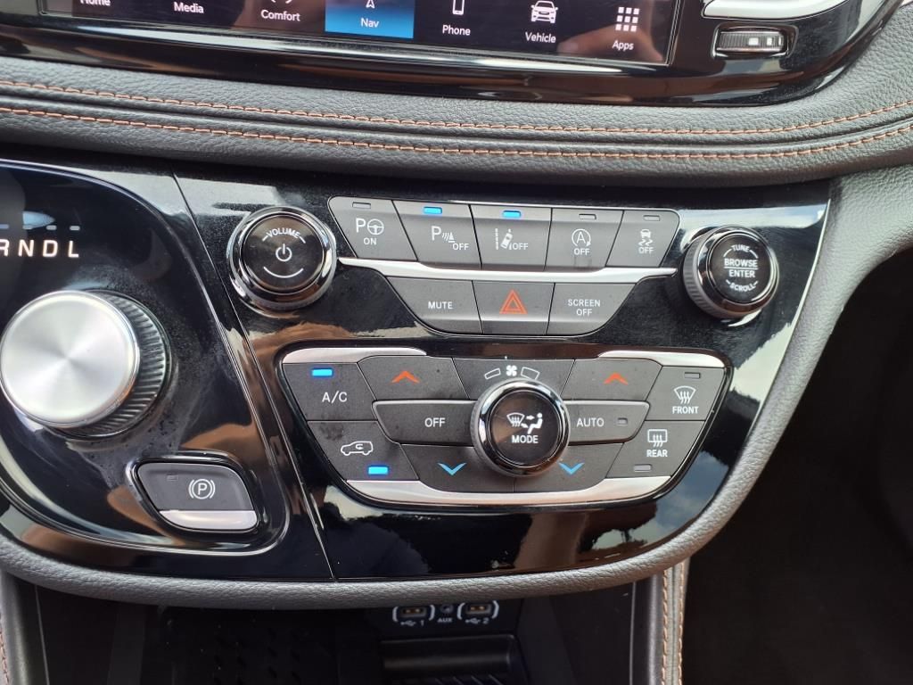 2025 Chrysler Pacifica Pinnacle - Photo 18