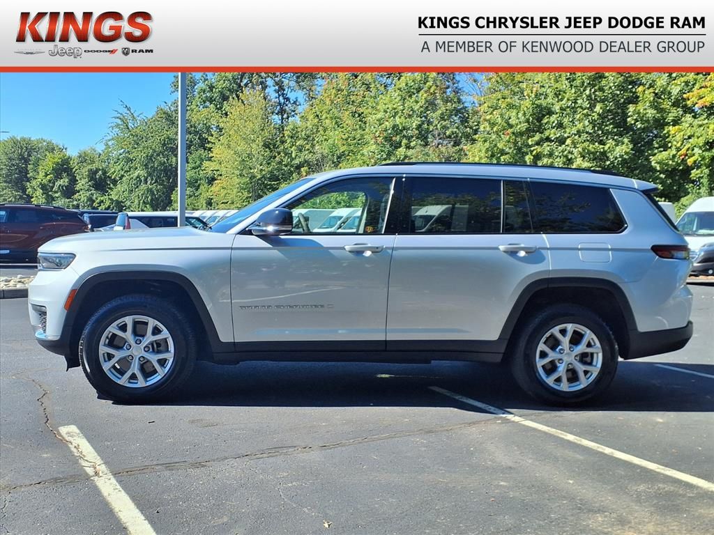 2023 Jeep Grand Cherokee Limited photo 2