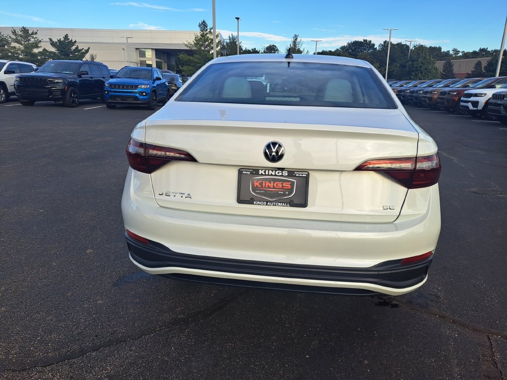 Used 2024 Volkswagen Jetta 1.5T SE Sedan